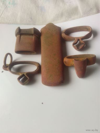 Фурнитура на ножны шашки. Полный комплект. Устье, обоймицы, стакан.