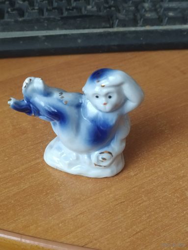 Статуэтка обезьяна.