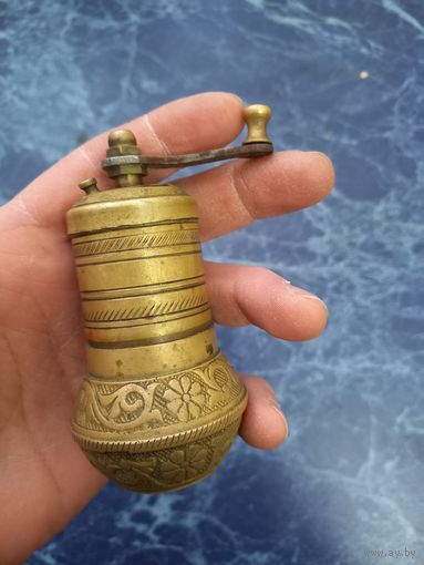 Винтажная механическая мельница для специй