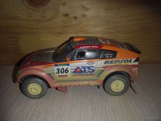Mitsubishi Pajero Evolution repsol Dakar 2005.Solido.1/43.