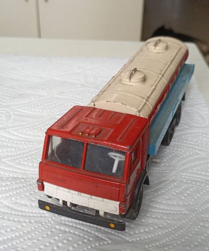 Модель автомобиля