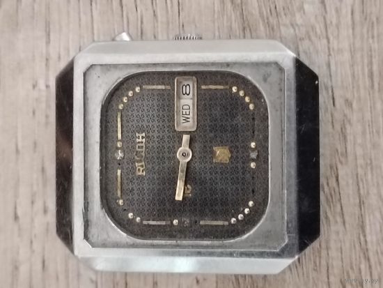 Часы "Rich" Япония, маятник живой