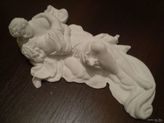 - Статуэтка ПАРА НА ОБЛАКЕ 27х17х6 см гипс