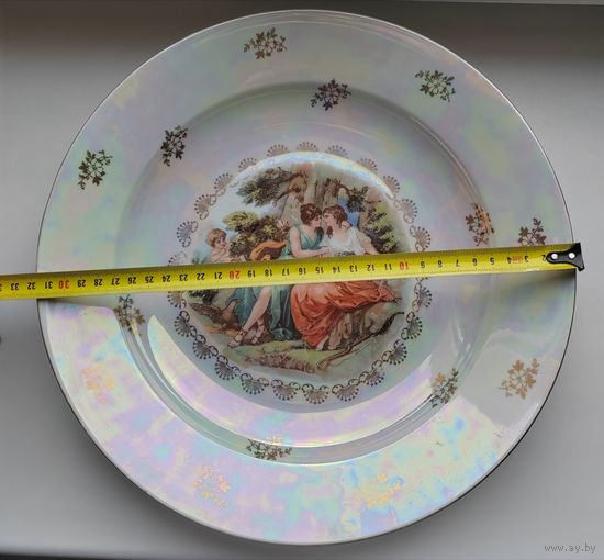Блюдо большое от сервиза "Мадонна" с рубля.