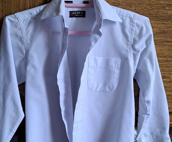 Рубашки белые на мальчика 5-7лет, б.у-2шт, в отличном состоянии