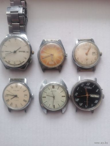 Часы механика сделано в СССР.