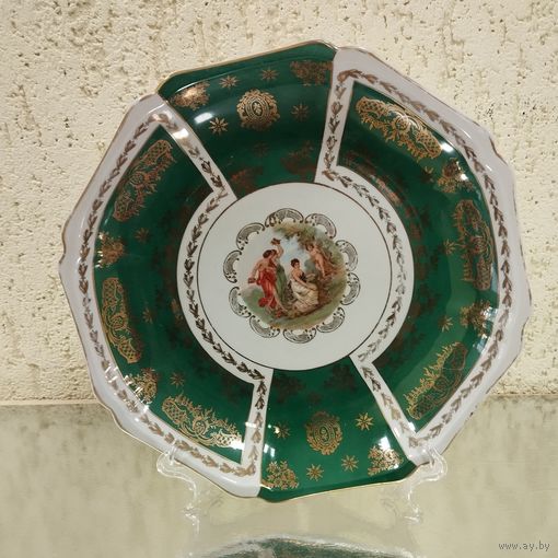 Блюдо Наказание Купидона Мадонна, диаметр 28 см. Оскар, Германия