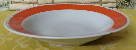 Тарелка для горячего. Добрушский фарфоровый завод (Добруш), 1978-1991 гг