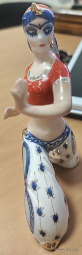 Статуэтка Шахерезада, фарфор. СССР Коростень