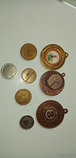 Медали и жетоны.