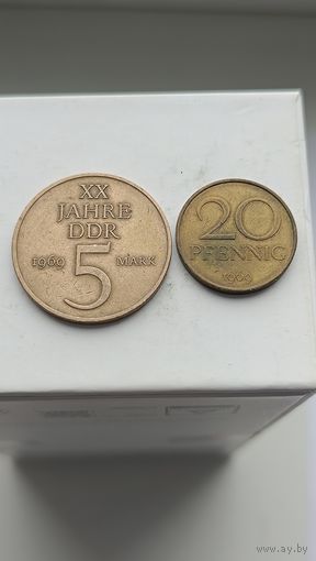 5 марок 20 лет образования ГДР и 20 пфеннингов 1969 года. Лот состоит из 2-х монет. Монеты не чищены.