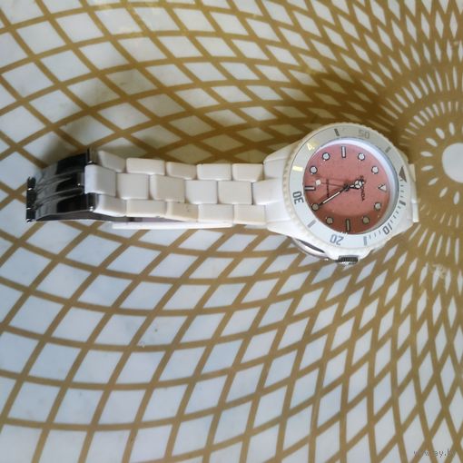 Часы наручные с браслетом SEKONDA . В ремонт,коллекцию,на запчасти. Состояние на скане.