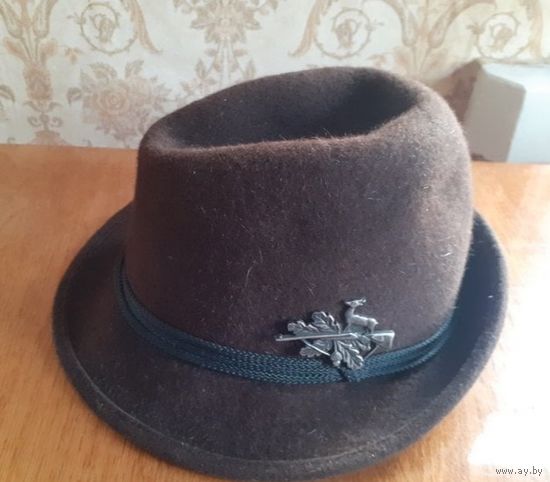 Шляпа с эмблемой охотник   ДЛЯ СЕЗОННОЙ ОХОТЫ  РЕДКАЯ трендовый цвет 2025 года  на удачу!