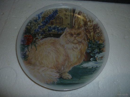 Тарелка настенная. Фарфор.