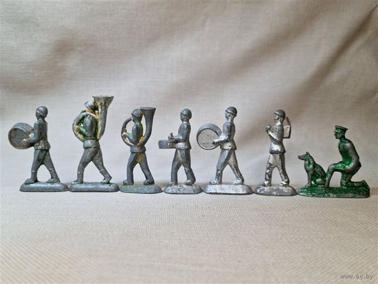 Металлические солдатики