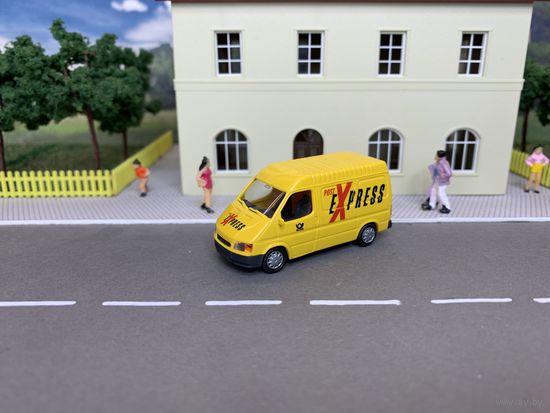 Ford Transit (2). Масштаб НО 1:87.