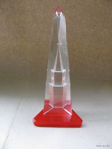 Сувенир. пресс-папье. Спасская башня Московского кремля. стекло