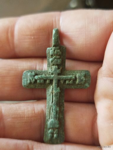 Рельефный крупненький крестик