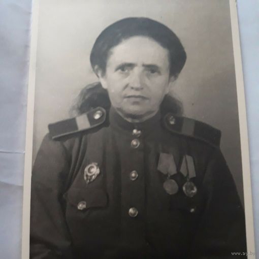 Фото женское РККА ww2  награды медик. отличник и 2 боевые медали  41-45г