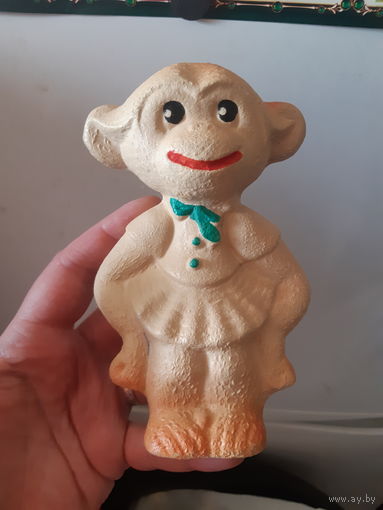 Старая резиновая игрушка Обезьянка. СССР.