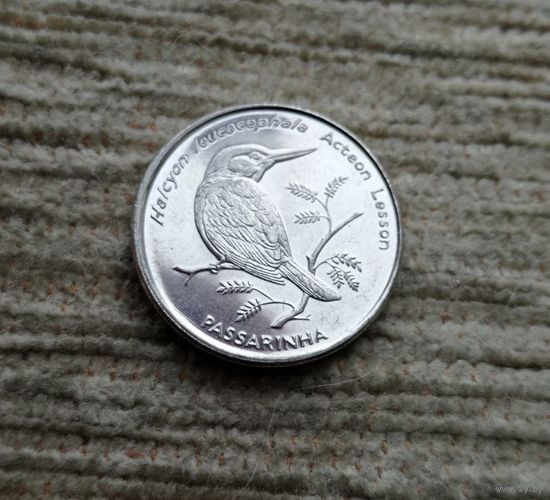 Werty71 Кабо Верде 10 эскудо 1994 Сероголовая Альциона Птица