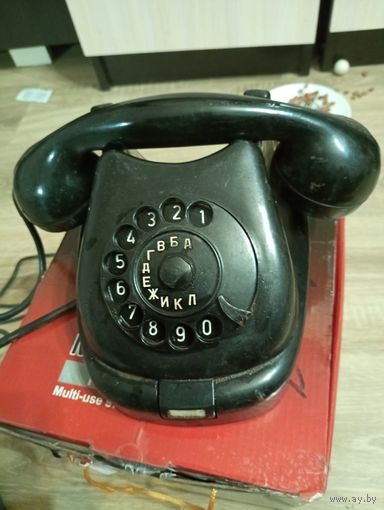 Телефон советский оригинального дизайна