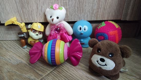 Набор игрушек пищалка и мягкие