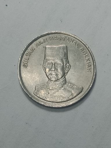 Бруней 10 сенов 2005 года .