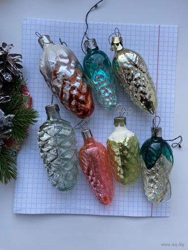 Лот елочных игрушек.