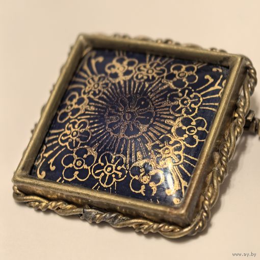 Фарфоровая брошь Limoges. Лимож, Франция