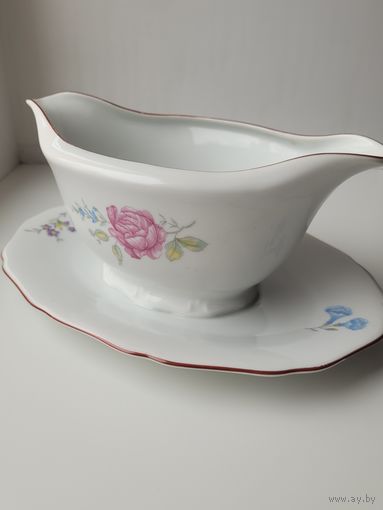 Соусник фарфор (  RGK Чехословакия 20 век)