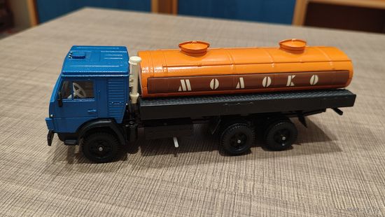 Модель Камаз 53212 Молоковоз СССР 1:43 Коробка,Состояние