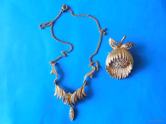 Колье и брошь.