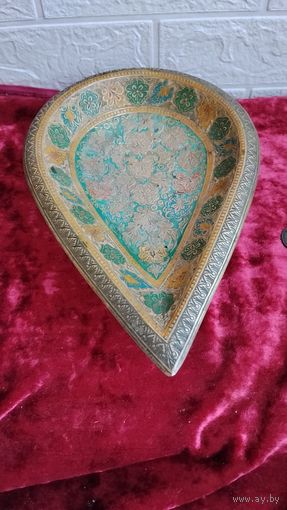 РЕДКОСТЬ  КОНФЕТНИЦА КАПЛЯ ЛАТУНЬ.  Распродажа Коллекции !!! . Экспресс  Аукцион не с рубля без МПЦ и прочего 3 ДНЯ  .Много лотов в продаже .