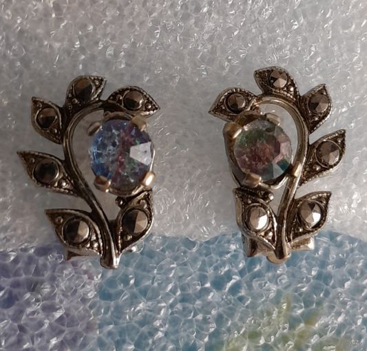 Винтажные Серьги- Клипсы с Ирисовым стеклом и марказитами.