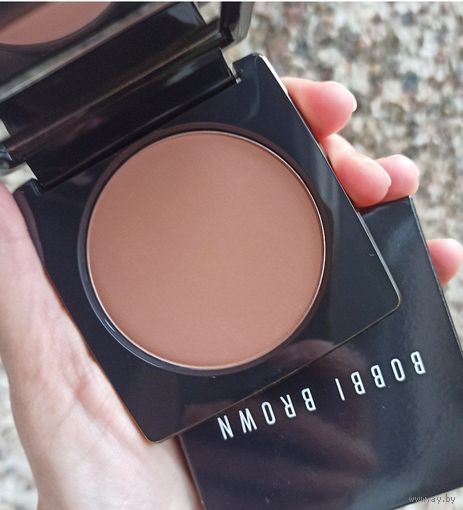 Бронзер Bobbi Brown Bronzing Powder 9 gr в оттенке Medium