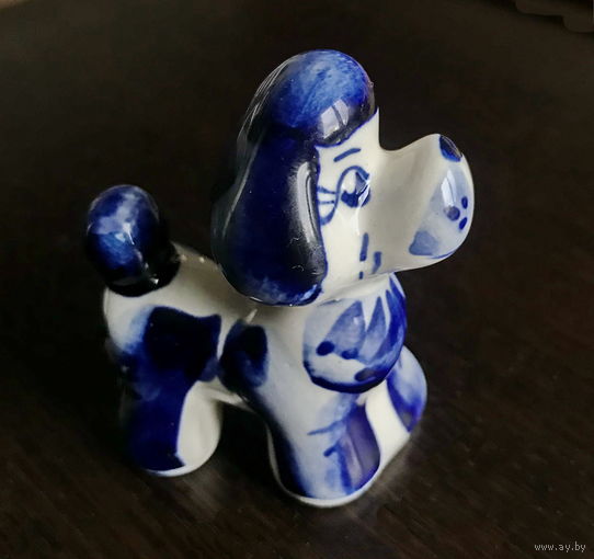 Фигурка СОБАКА, Гжель, фарфор.