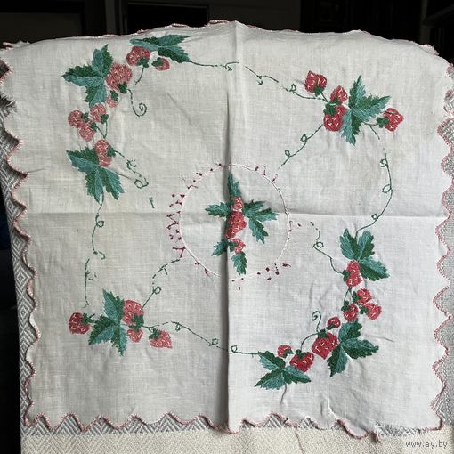 Салфетка с вышивкой, х/б