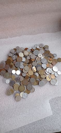 БОЛЬШОЙ ЛОТ ИНОСТРАННЫХ МОНЕТ 1 КГ 135 ГР .  Распродажа Коллекции !!! . Экспресс  Аукцион с рубля без МПЦ   .Много лотов в продаже .