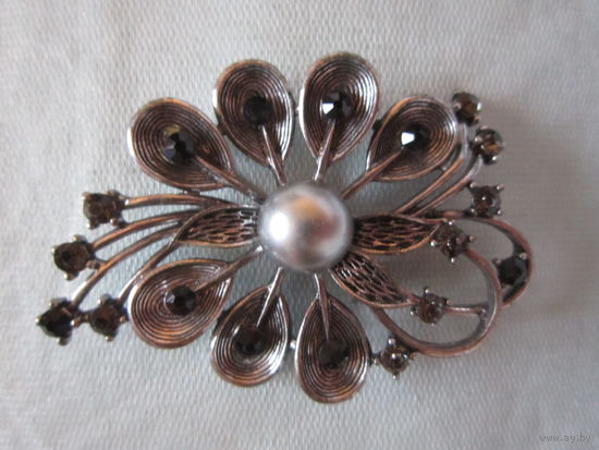 Брошка . Брошь винтажная . Клеймо