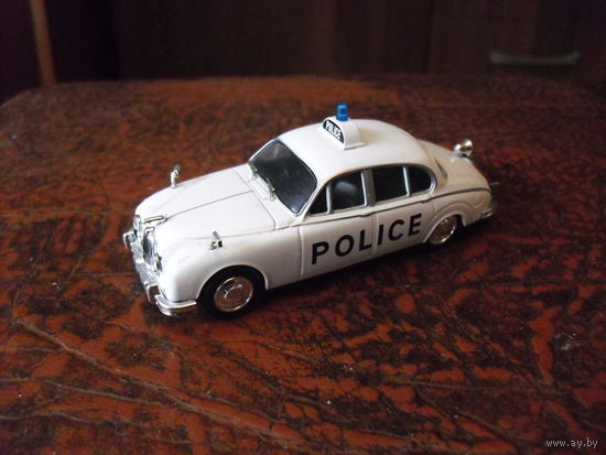 Полицейские машины мира JAGUAR MK 2