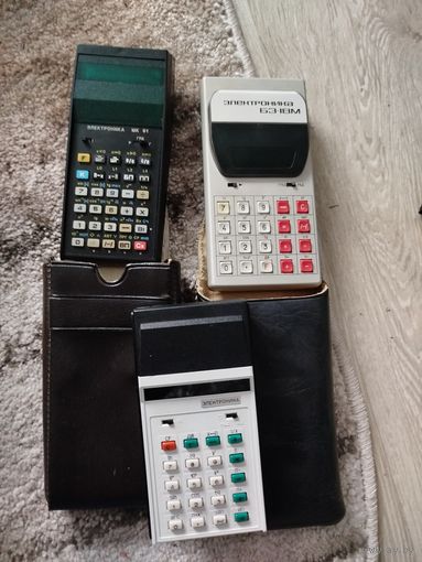 3 старых калькулятора времён СССР,не проверялись,с рубля