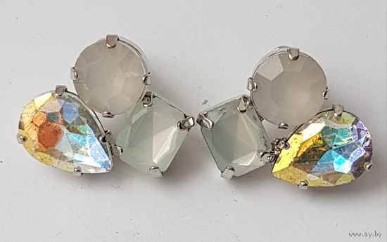 Серьги, размер 1,8 см на 2,3 см.