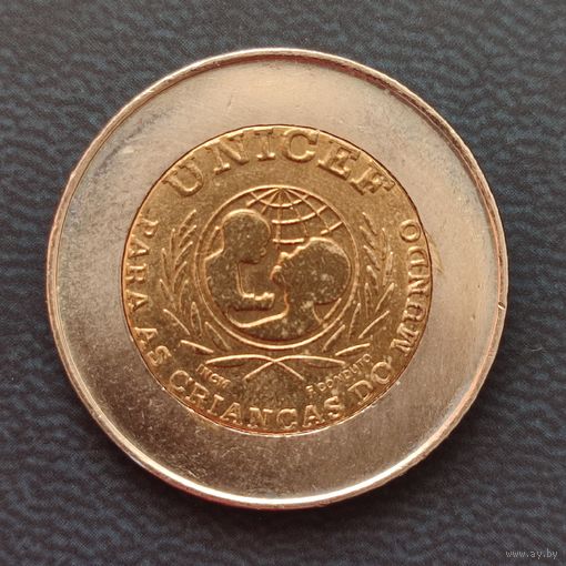 Португалия 100 эскудо 1999 г. ЮНИСЕФ. Ошибка в написании страны. Portugusa вместо Portuguesa