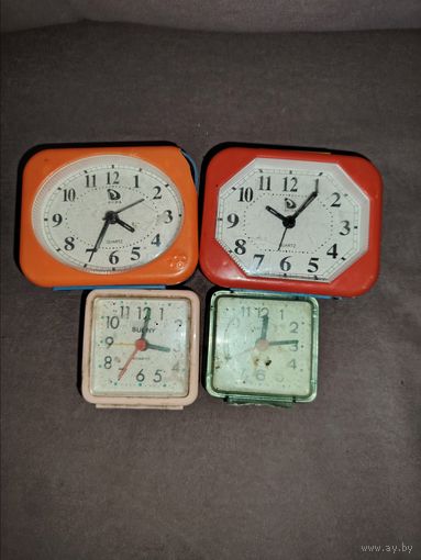4 рабочих будильника одним лотом