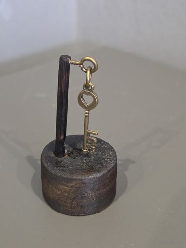 Ключ Love бронза