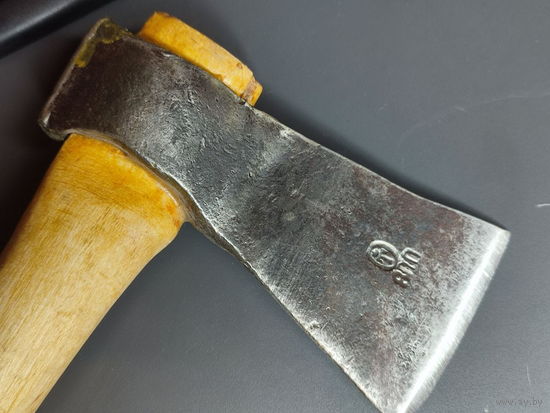 Томагавк из топора Труд Вача