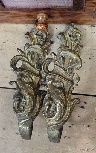 Пара держателей для штор