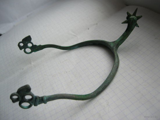 Шпора старинная. Бронза, литье.