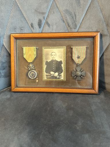 Медали награды Европа. Фото в рамке с наградами много Лотов с рубля